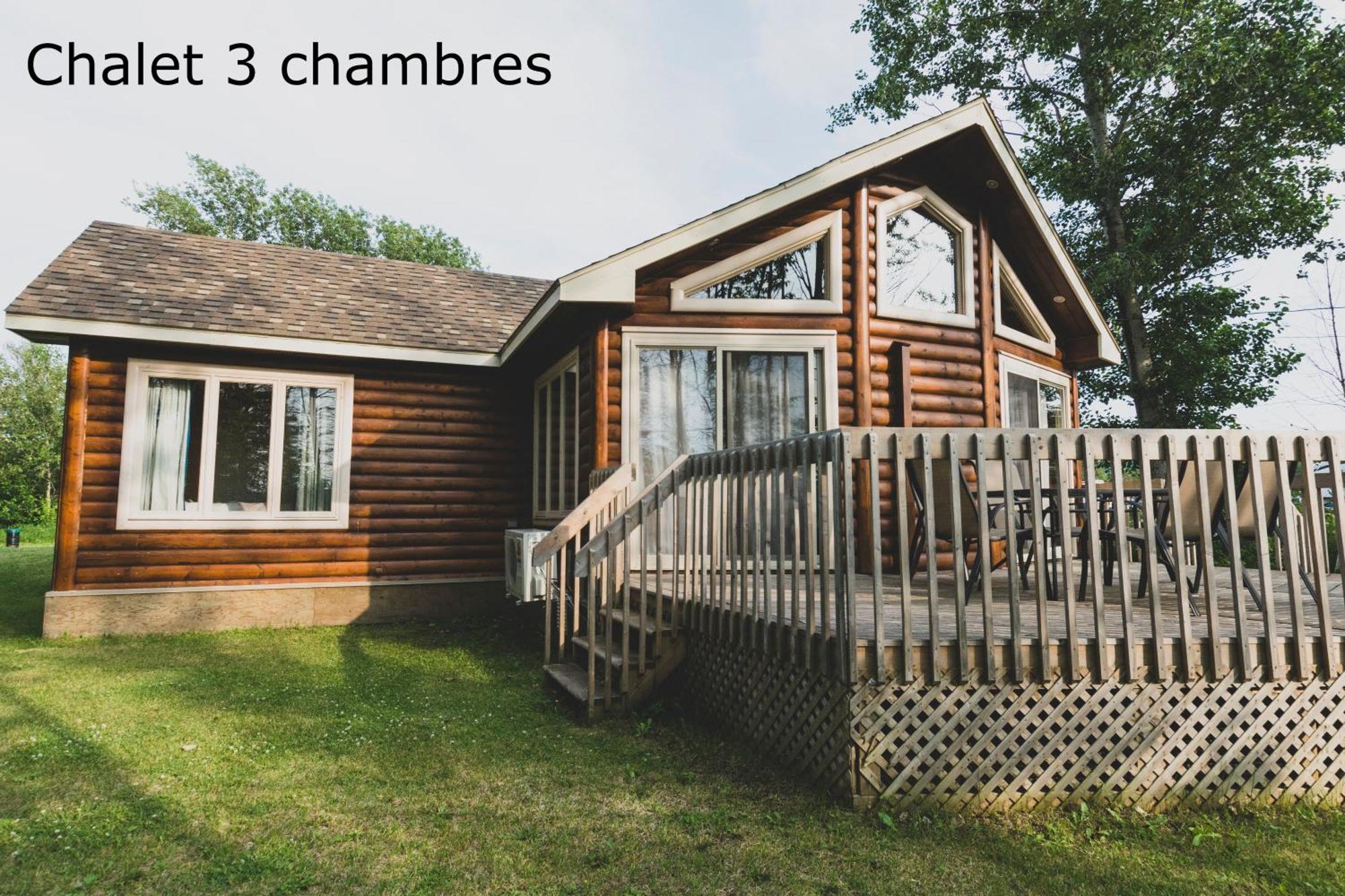 Chalets Et Spa Lac Saint-Jean Chambord Buitenkant foto