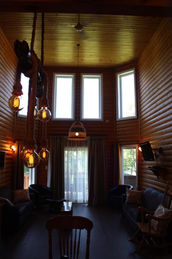Chalets Et Spa Lac Saint-Jean Chambord Buitenkant foto